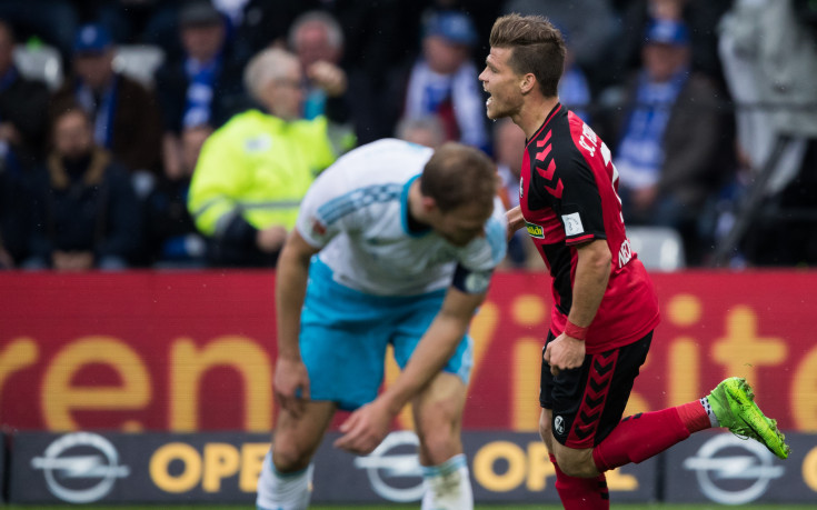 Фрайбург закрачи мощно към Европа с успех над Шалке