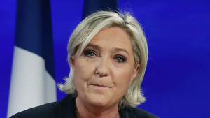 Френският Национален сбор НС нанесе тежко поражение на центристкия алианс