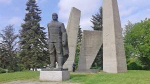 паметник война добрич