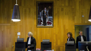 Холандски съд Юкос