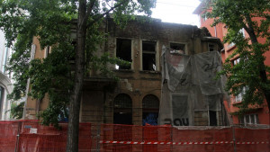 Двойната къща