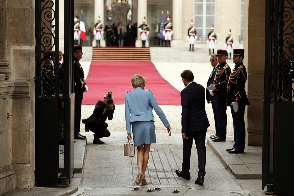 Новият президент на Франция Еманюел Макрон встъпи в длъжност