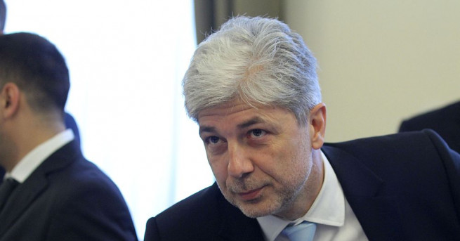 Коалицията от неправителствени организации и граждански групи За да остане