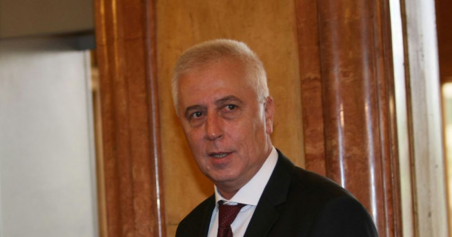 Здравният министър проф Николай Петровлансира идеи за промени във връзка