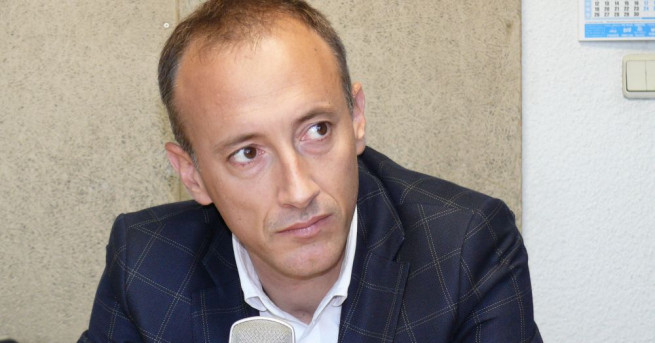 Около 12 000 деца са се върнали в класните стаи