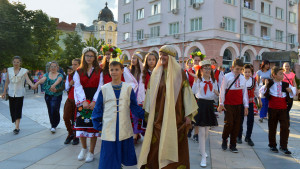 Карнавал машина на времето