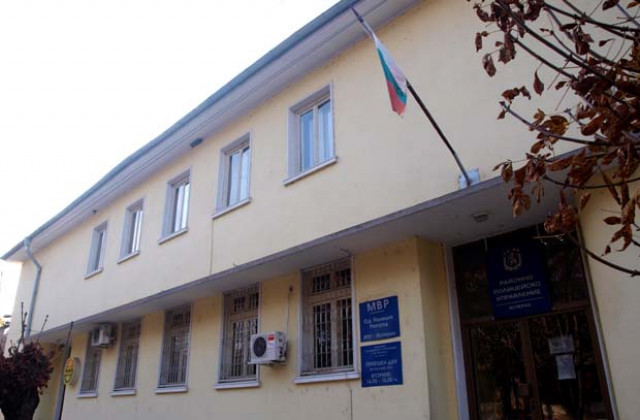 Хванаха двама телефонни измамници, взели 10 000 лева от възрастна исперихчанка