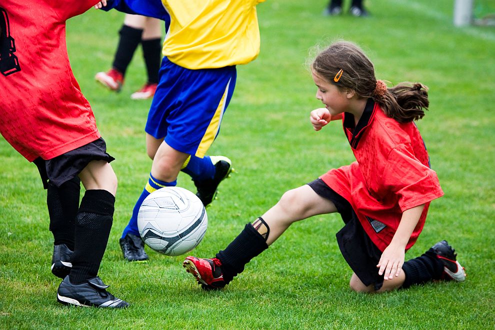 Момичетата, които играят футбол, се отличават с по-голяма увереност в себе си
