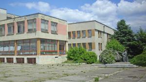 Дора Габе паметник