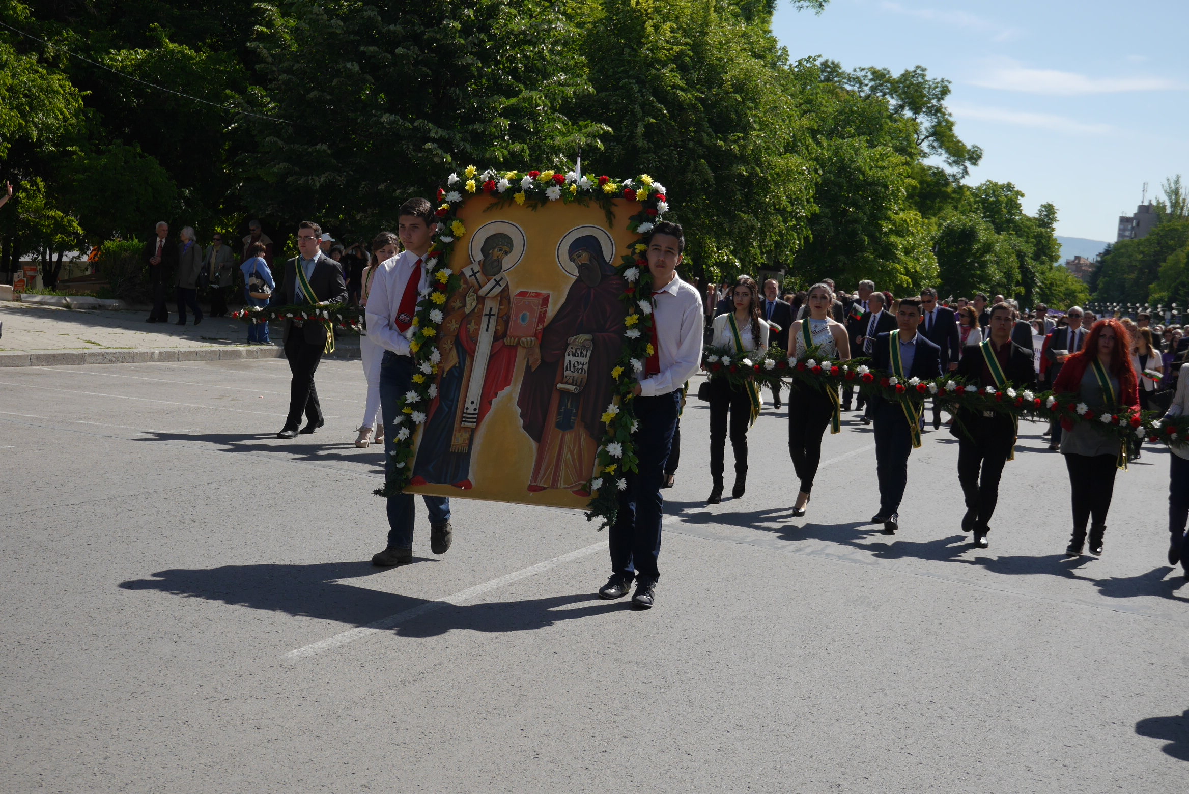 С богата празнична програма в Шумен отбелязаха празника