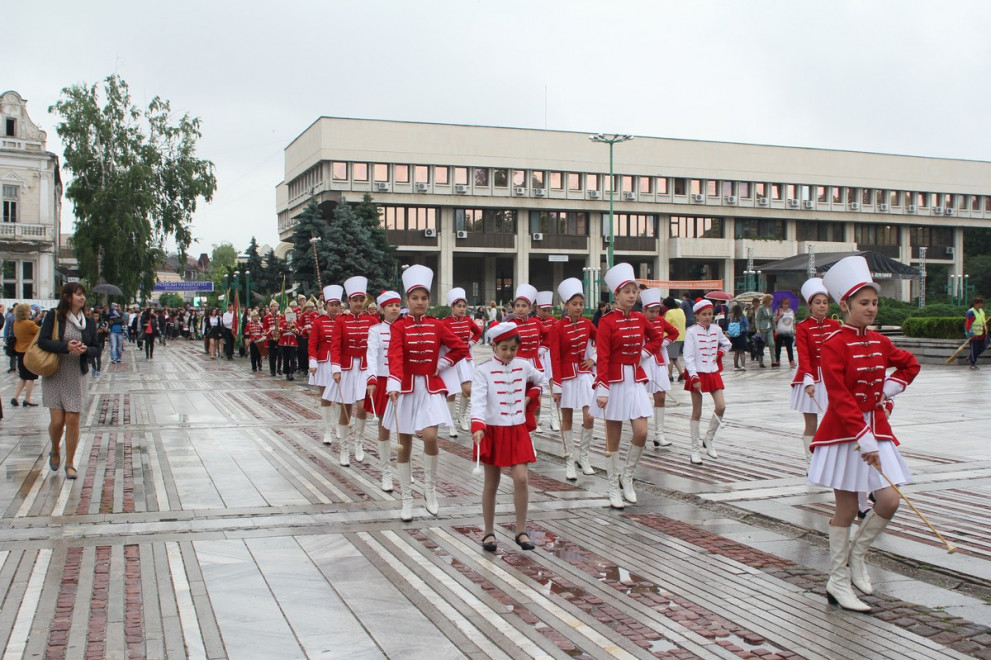 Празничното шествие във Видин.