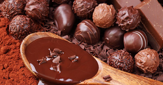 Неизвестни лица са откраднали ремарке с 20 тона лакомства в