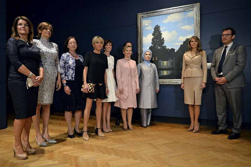 Съпруги на държавни и правителствени ръководители, участващи на срещата на НАТО в Брюксел, посетиха музея на художника Рене Магрит