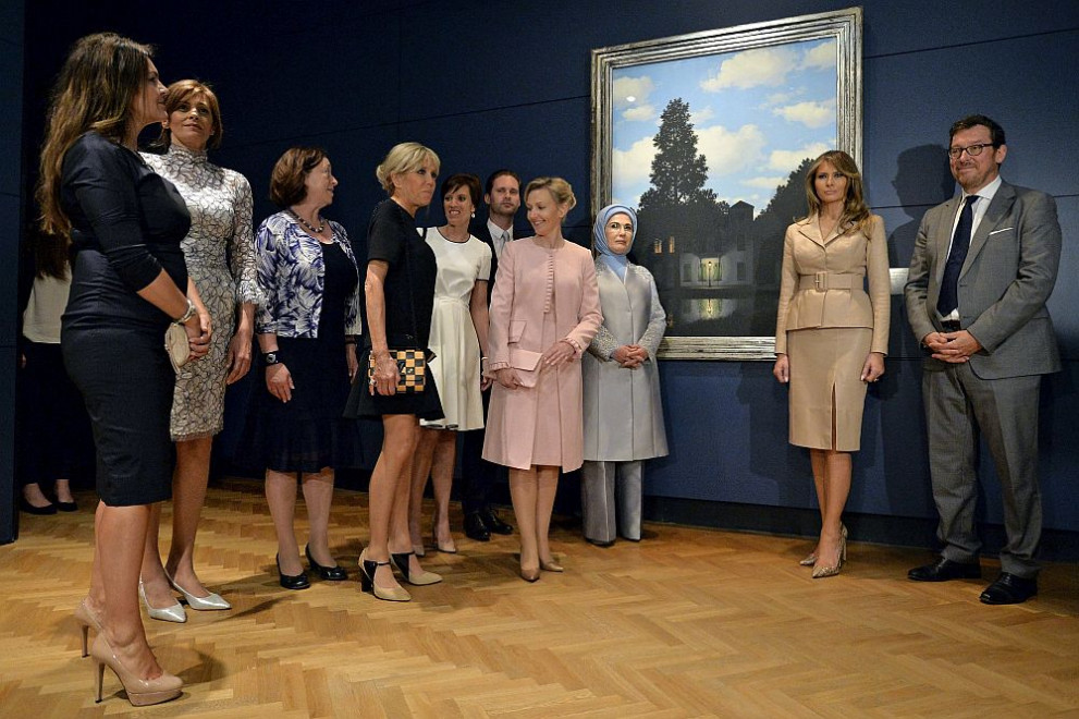  Съпруги на държавни и държавни ръководители, участващи на срещата на НАТО в Брюксел, посетиха музея на художника Рене Магрит 