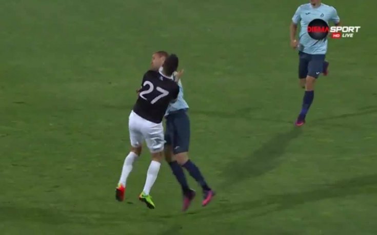 Сблъсък между играчи на Локо Пд и Дунав