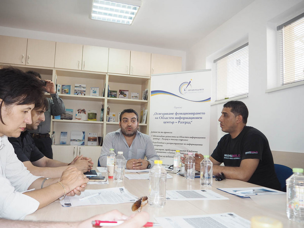 Програма „Мост към бизнеса“ помага на роми с образование да си намерят работа