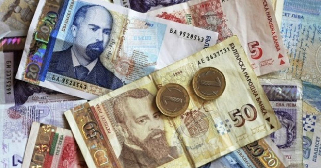 След две години плащанията над 1000 лева задължително да стават