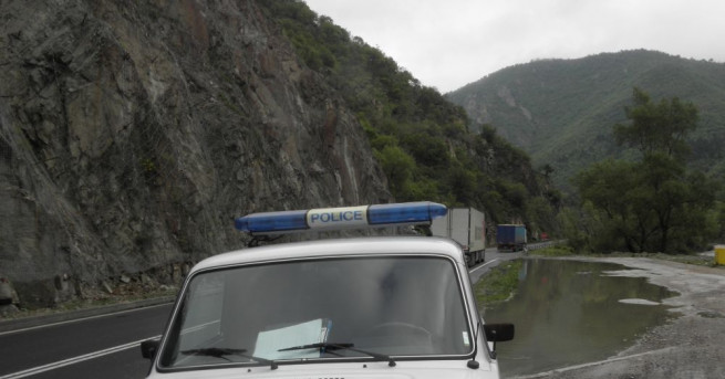 Жена и две деца са настанени в болницата в Търговище