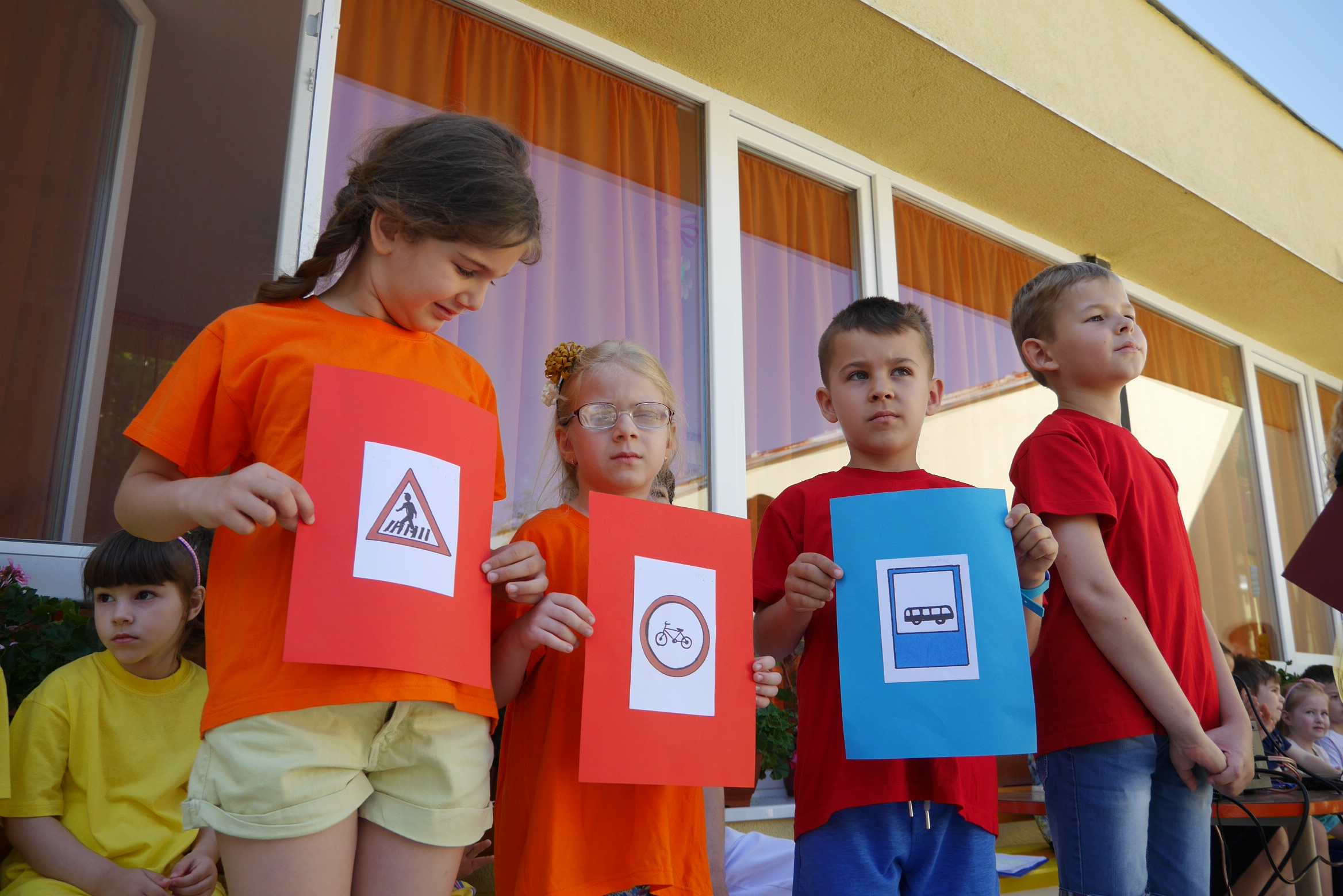 Децата показаха своите умения на площадката за пътна безопасност в ДГ "Щурче"