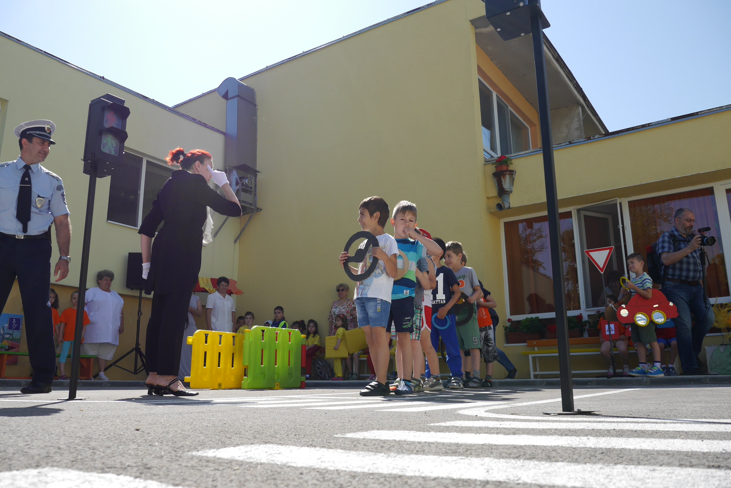 Децата показаха своите умения на площадката за пътна безопасност в ДГ "Щурче"