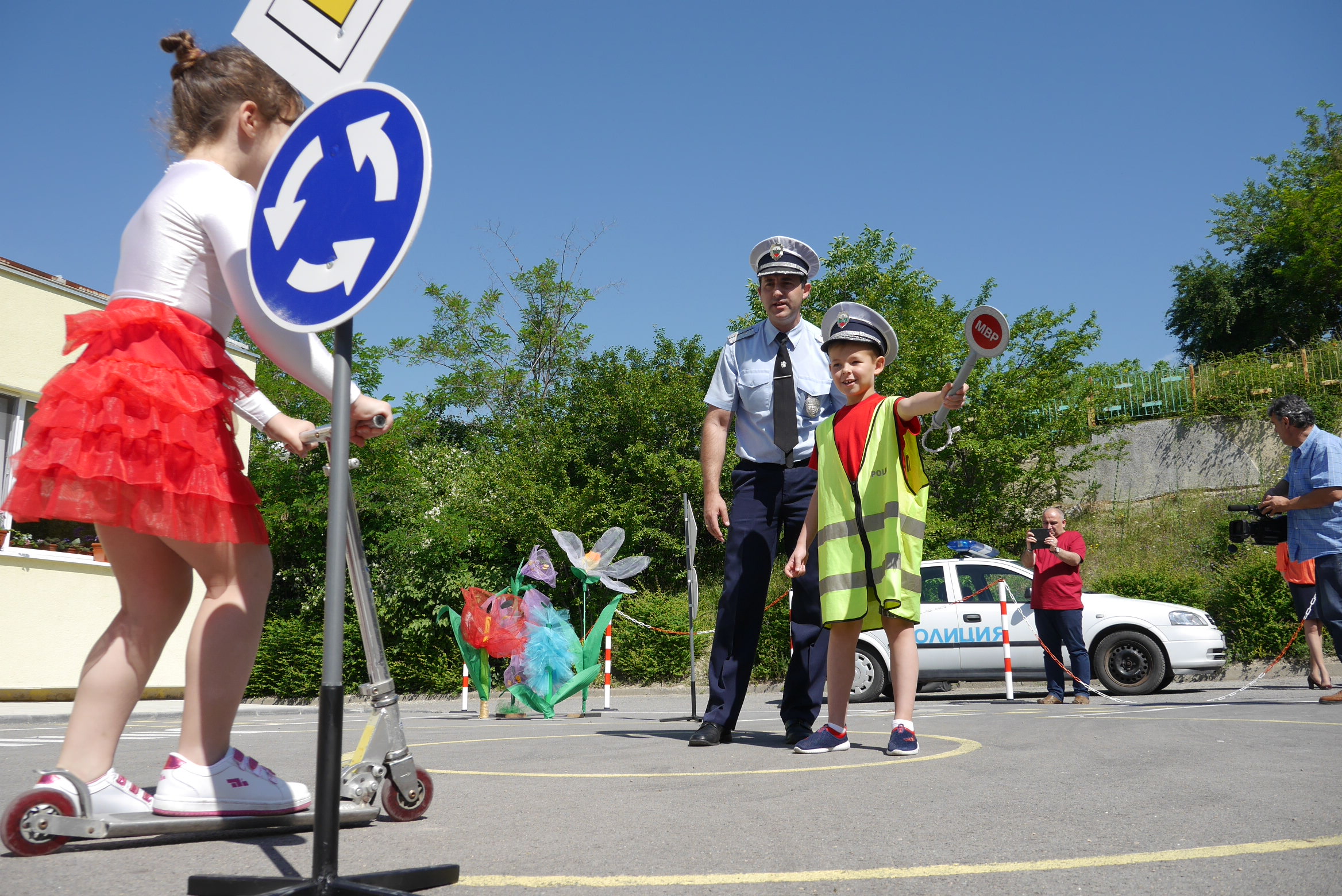 Децата показаха своите умения на площадката за пътна безопасност в ДГ "Щурче"