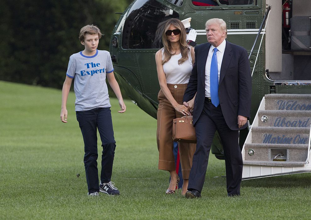 Президентското семейство в САЩ отново се събра под един покрив - в Белия дом.