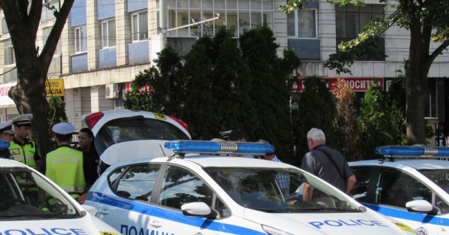 Камион се вряза в ограда на къща в монтанското село