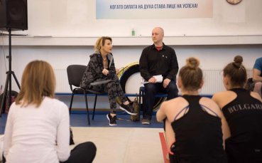 Раева запозна грациите с програмата за лагера в Япония