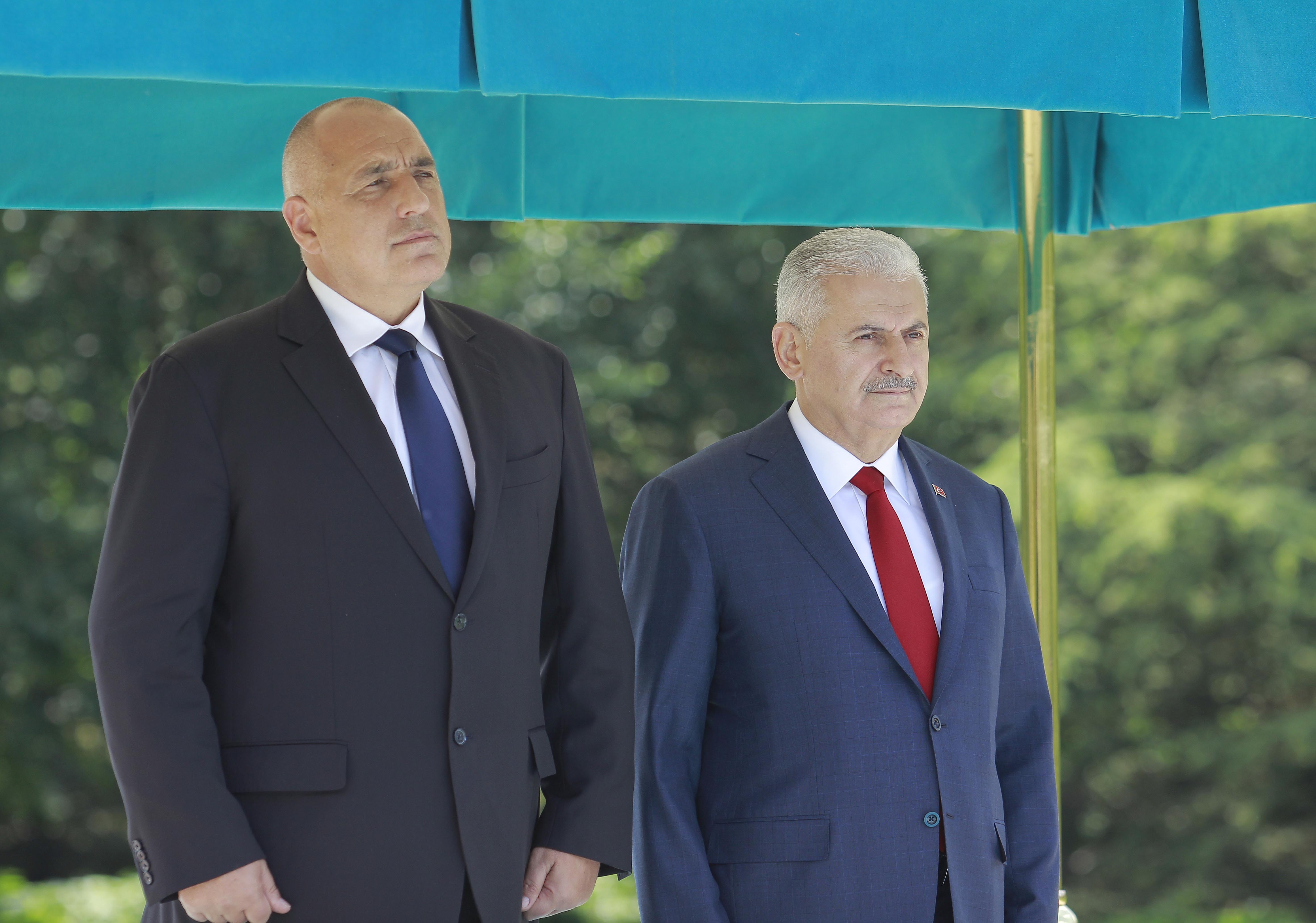 Българската делегация, водена от премиера Бойко Борисов, пристигна на работното посещение в Анкара.