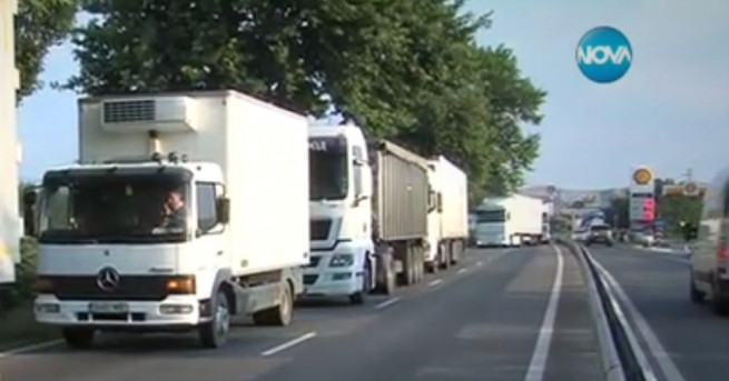 Слез акцията Опашка от камиони на ГКПП Повече от 12