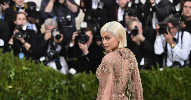 Звездата от риалити шоу Кайли Дженър предложи за втори път