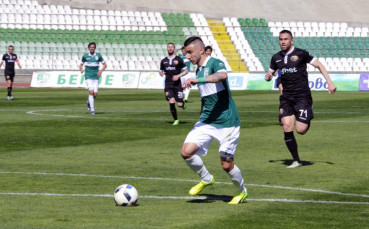 Карачанаков в Берое и през новия сезон, потвърдиха от клуба