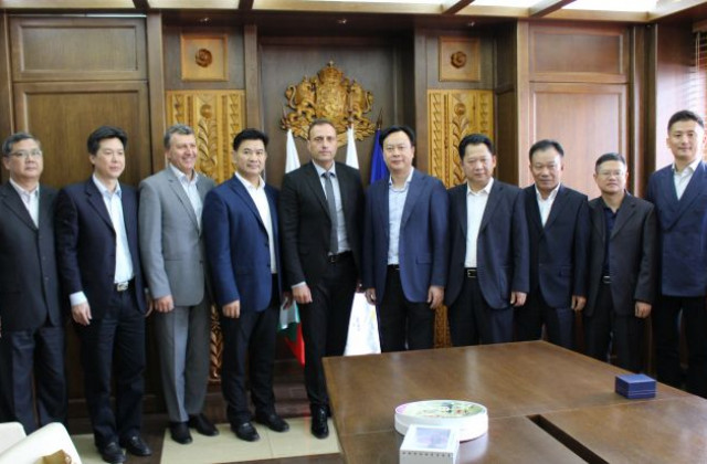 Георги Икономов посрещна делегация от Китай