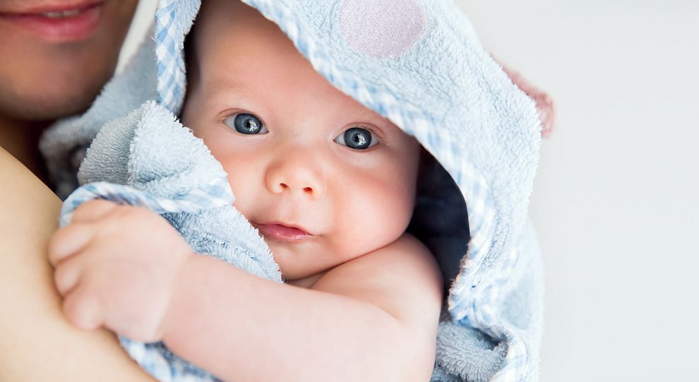 Платон пише, че животът на новородените бебета започва с издишване. Според Аристотел те първо вдишват.