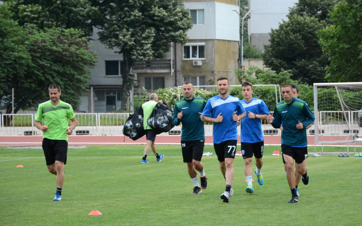Черно море тренира двуразово, Хасани вече във Варна