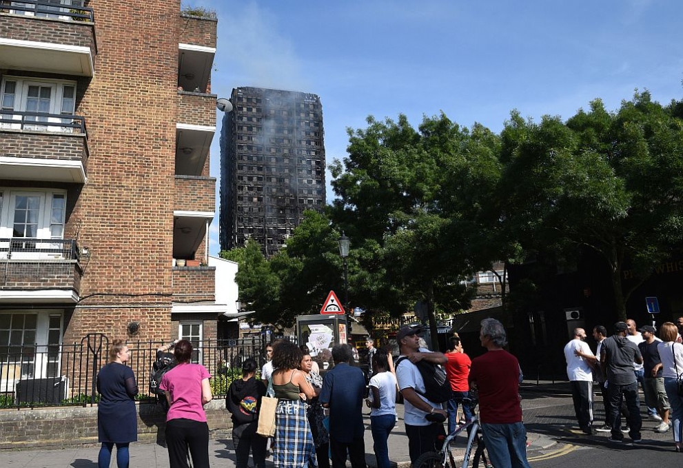  17 са жертвите на пожара в лондонски небостъргач 