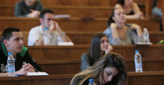 С изпит по история на България продължава втората кандидатстудентска сесия