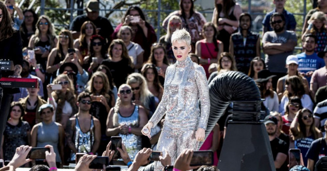 Певицата Кейти Пери стана първата знаменитост със 100 милиона последователи