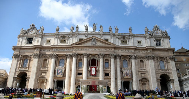 Ватикана обмисля да наказва с отлъчване от църквата всички мафиоти