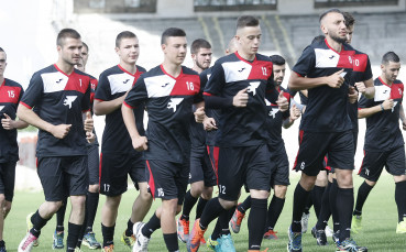 Локо Сф започна с деветима нови и само петима от миналия сезон