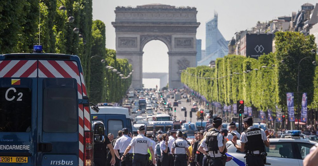 Мъжът който по рано се вряза с автомобил в жандармерийски