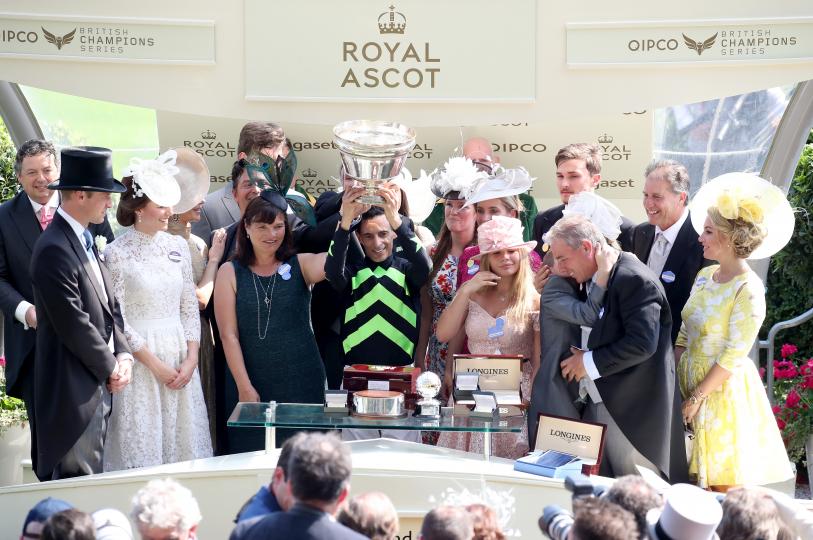 Очарователният юнски тоалет на Кейт Мидълтън - снимка 29