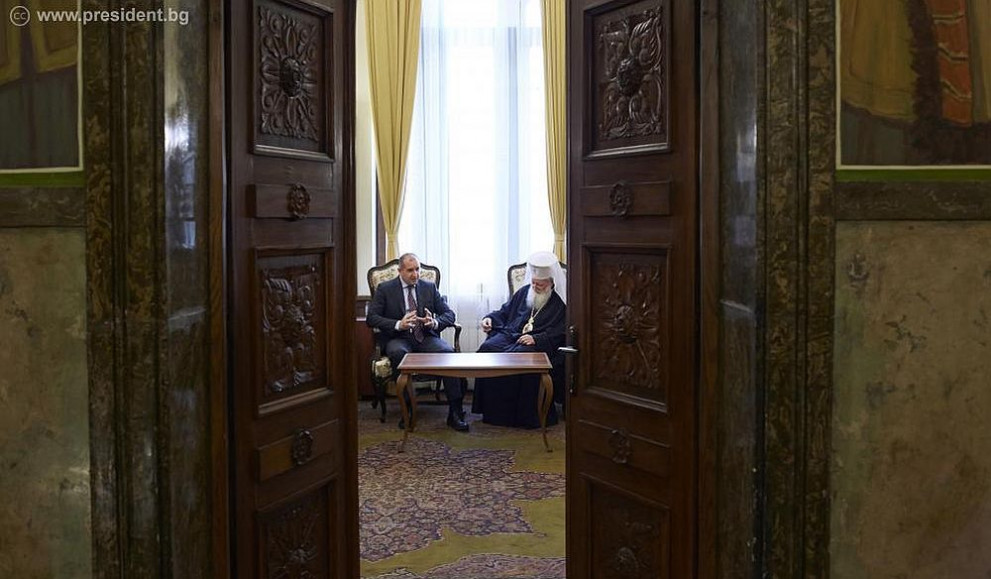  Президентът Румен Радев се срещна с българския патриарх и Софийски митрополит Неофит 