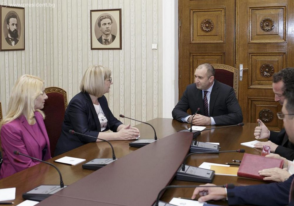 Президентът Румен Радев се срещна с правосъдния министър Цецка Цачева
