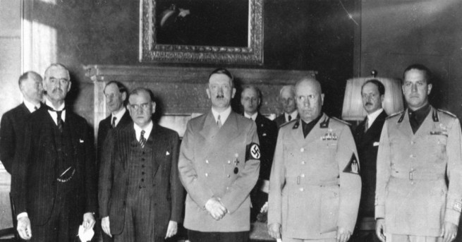 Бюст на Хитлер нож с нацистки символи медицински уреди в