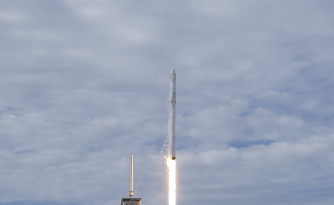 SpaceX ще изстреля таен товар в космоса