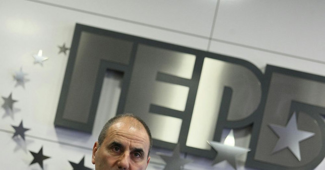 Парламентът не трябва да се разглежда като конвейер и да