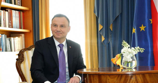 Полският президент Анджей Дуда подписа закон ограничаващ достъпа до хапчето