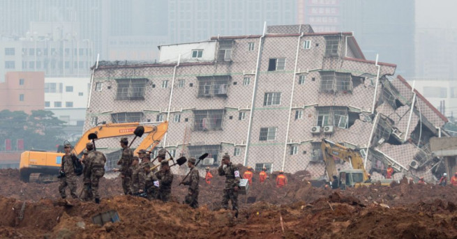 Най малко 141 души са изчезнали след като проливни дъждове