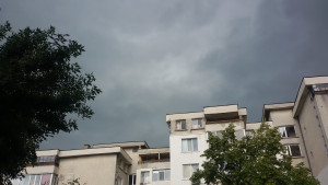 времето дъжд локви небе сгради капки дърв0